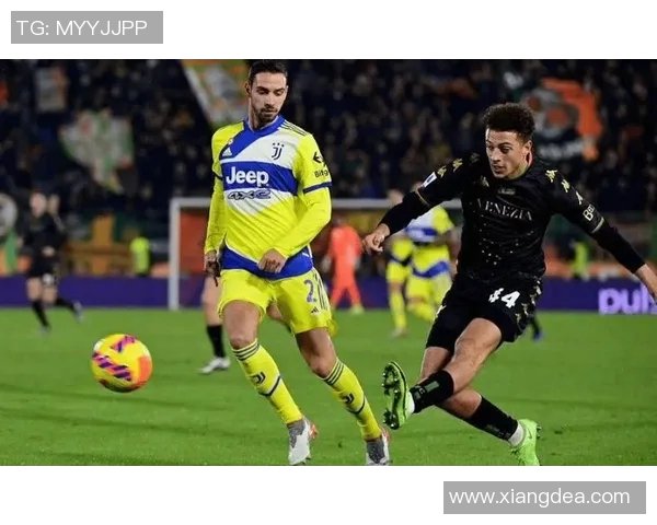 深圳足球队以66分领跑城市联赛积分榜展现强劲实力 深圳足球队以66分领跑城市联赛积分榜展现强劲实力