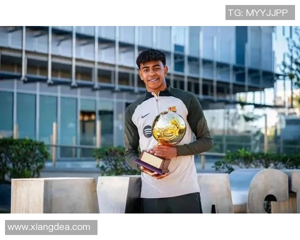 巴萨足球明星出轨视频曝光引发热议球迷纷纷讨论其私生活影响