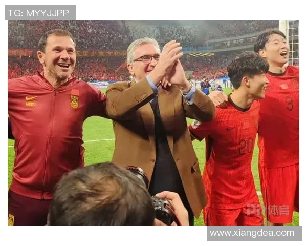 新闻记者与足球明星的精彩碰撞揭示体育背后的故事与真相 新闻记者与足球明星的精彩碰撞揭示体育背后的故事与真相